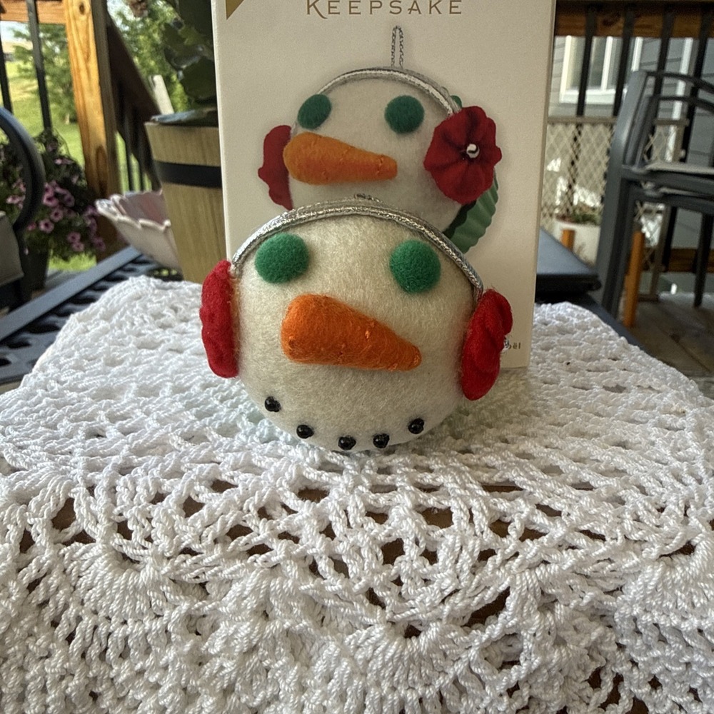 2012 Hallmark Season's Treatings! Christmas Cupcakes Special Edition Ornament